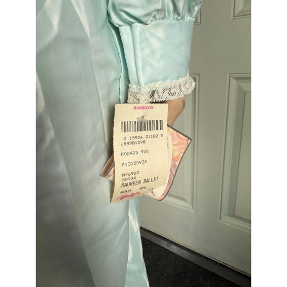 Vintage Barbizon Nightgown Small petite Satin Floral NOS Embroidered Lace H12 - Picture 3 of 8